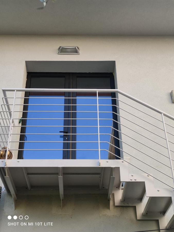 Appartamento Spotorno Con Ampio Terrazzo Attrezzato Anche Con Angolo Cottura 外观 照片