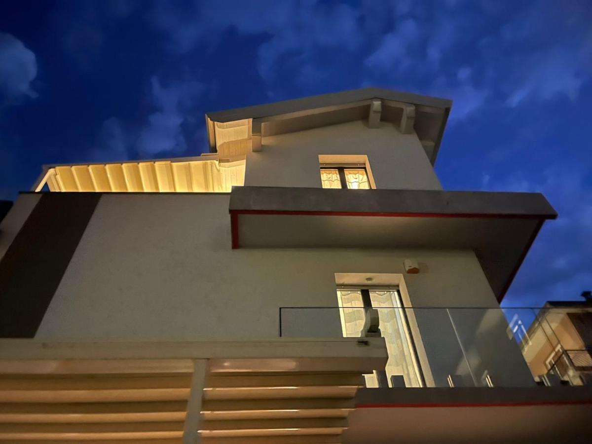 Appartamento Spotorno Con Ampio Terrazzo Attrezzato Anche Con Angolo Cottura 外观 照片