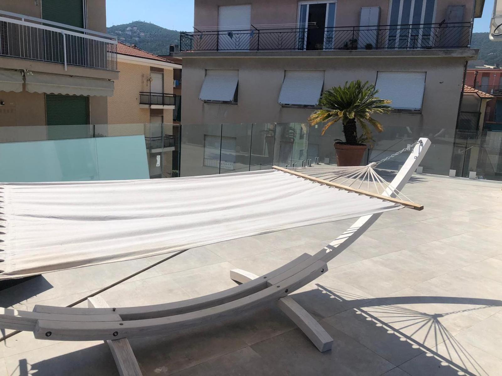 Appartamento Spotorno Con Ampio Terrazzo Attrezzato Anche Con Angolo Cottura 外观 照片