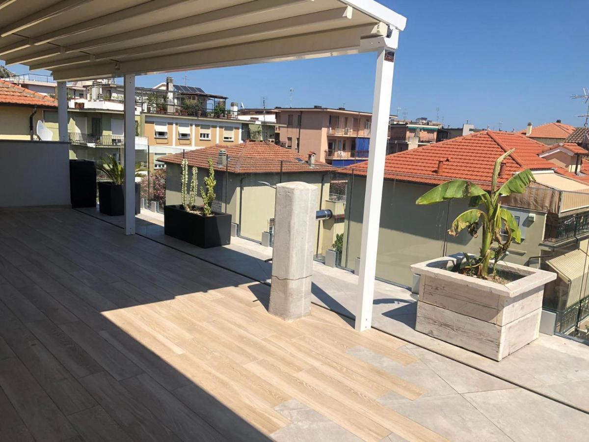 Appartamento Spotorno Con Ampio Terrazzo Attrezzato Anche Con Angolo Cottura 外观 照片