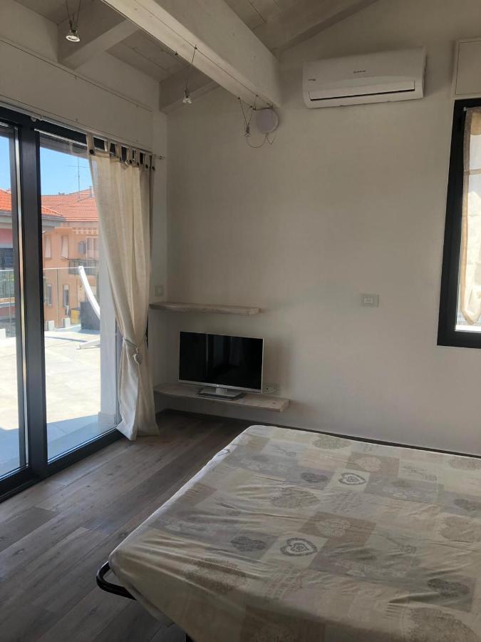 Appartamento Spotorno Con Ampio Terrazzo Attrezzato Anche Con Angolo Cottura 外观 照片